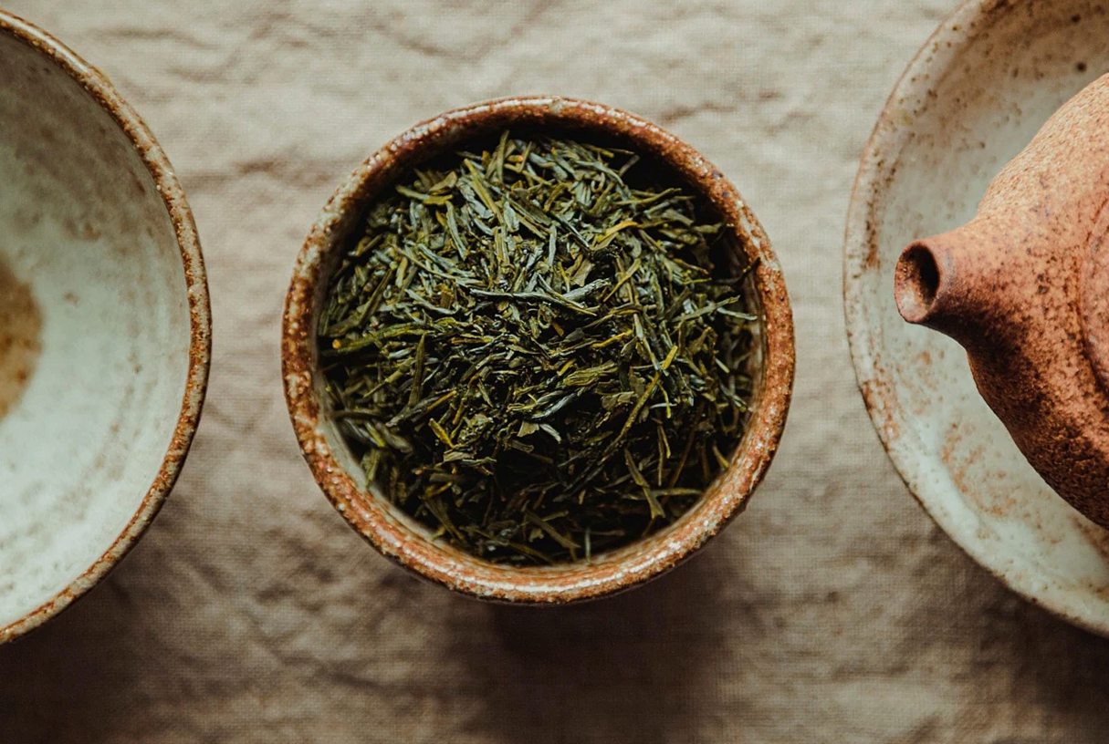 茶葉と陶器